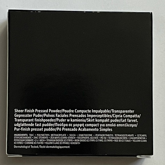 BOBBI BROWN SHEER FINISH PRESSED POWDER - BASIC BROWN (BRAND NEW IN BOX) - Picture 3 of 4